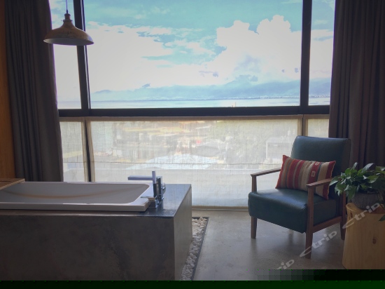 最美洱海海景大床房