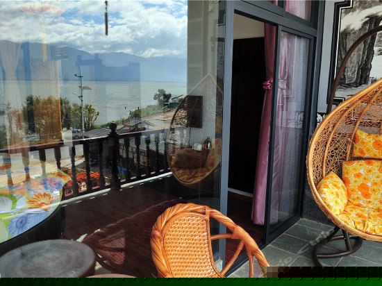 恋云轩海景家庭房（302号房）