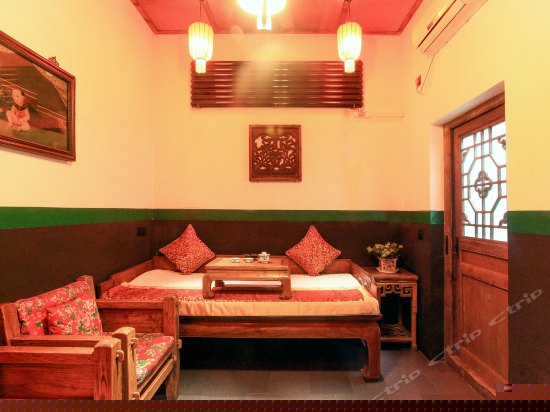 家庭三人大土炕