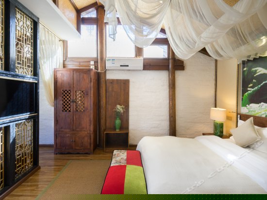 花月夜东南亚大床房