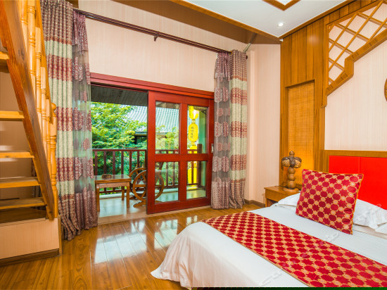 主题阁楼家庭套房