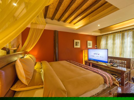 豪华浪漫院景大床房