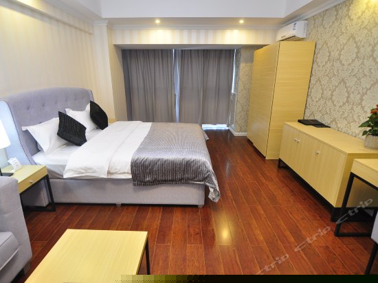 商务大床房