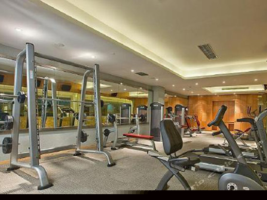 健身娱乐设施