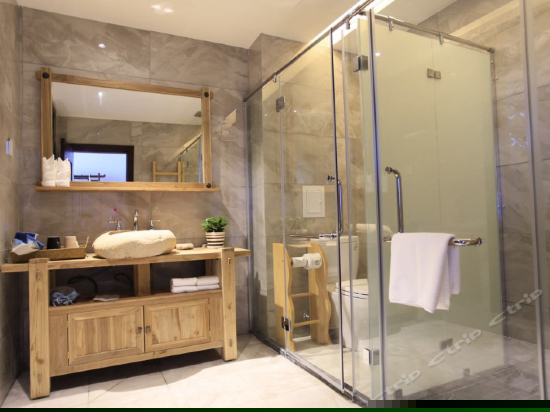 一线豪华露台海景亲水大床房