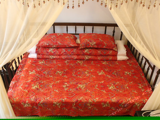 瑶台琼室架子床房