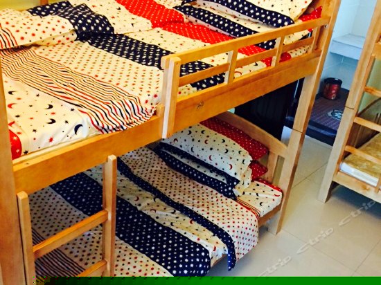 女生十人间（床位）