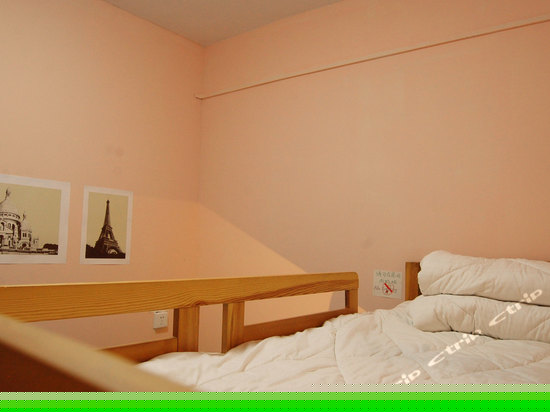 闺蜜三人间亲子床