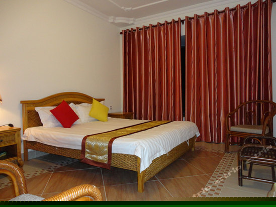 豪华园景三房二厅