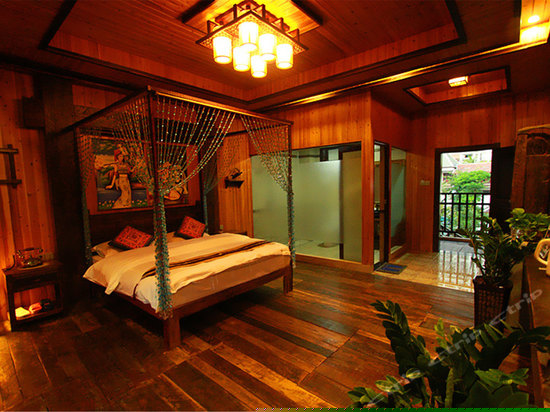 豪华风情大床房