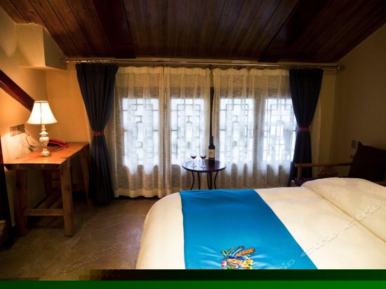 特色江景大床房