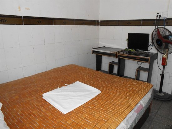 标准单人电脑房