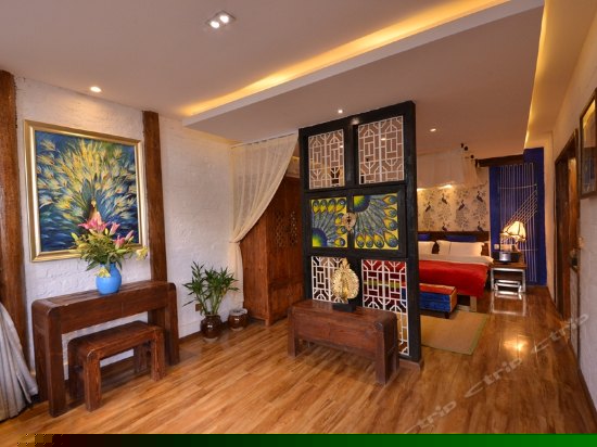 花月夜东南亚大床房