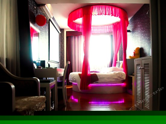 影院圆床豪华情侣房