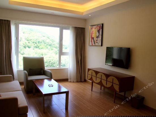 假日豪华面海套房