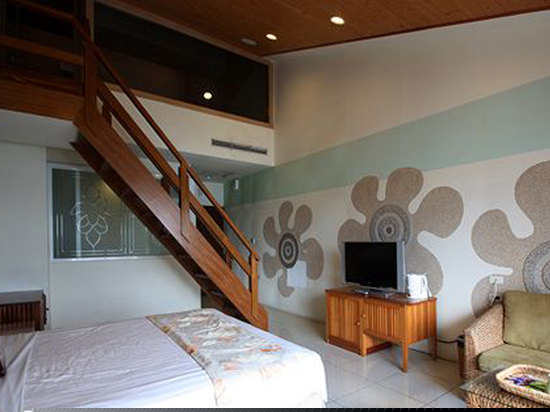 中庭楼中楼海景四人房