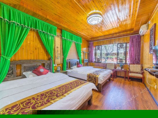 二楼豪华家庭房