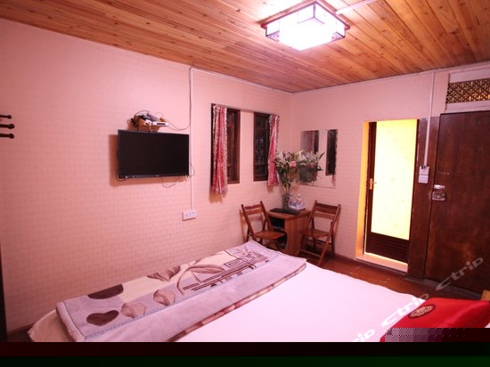 明媚如花大床房