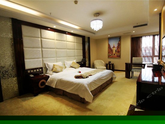 豪华大床房