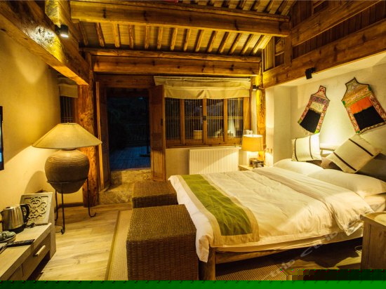 半山私语露台玫瑰蜜月套房