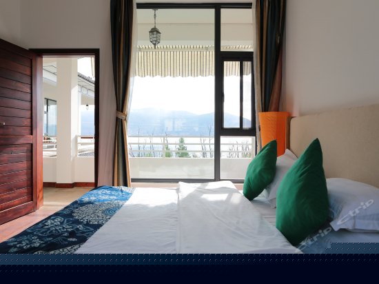 迷你山景海景大床房