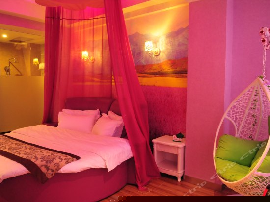 薰衣草山景浪漫蜜月房