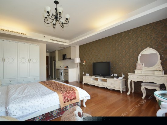 豪华海河景大床房