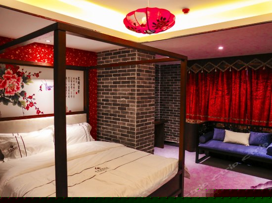 穿越迷情主题房