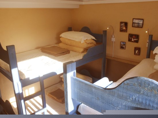 榻榻米四人床位间