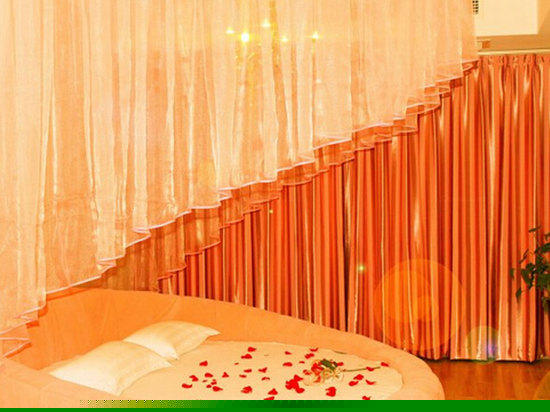 数码情侣圆床房