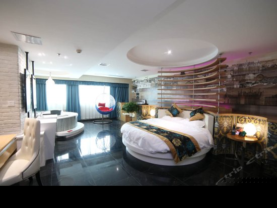 水晶之恋圆床房