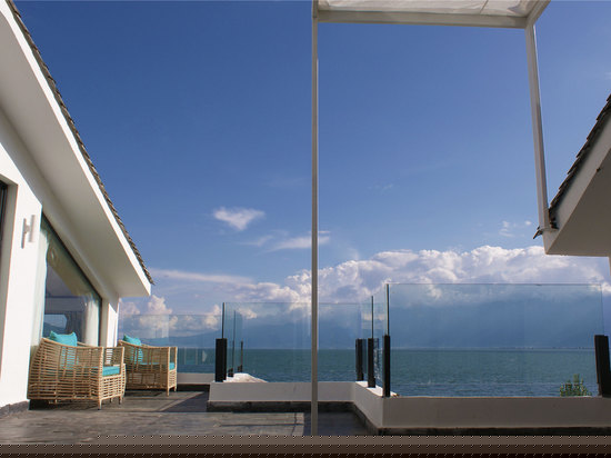 至尊蜜月海景大床房