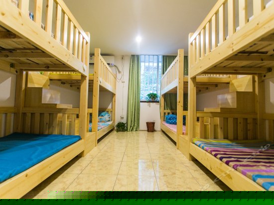 女生豪华床位间