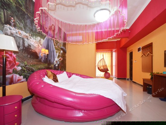 风情圆床房