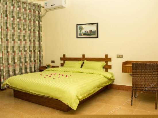 清新山景大床房