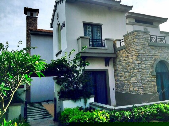 复式四房一厅别墅