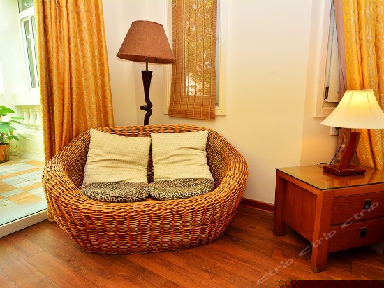 南洋风情园景大床房