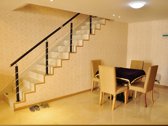 复式园景家庭休闲房