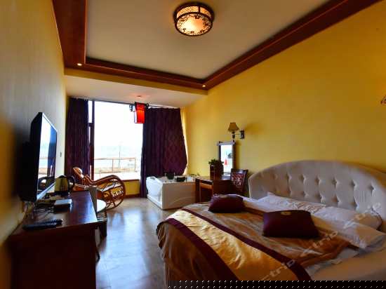 湖景舒适圆床房