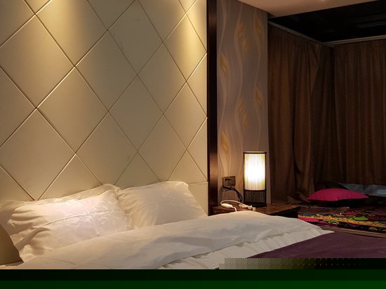 月影星空榻榻米大床房