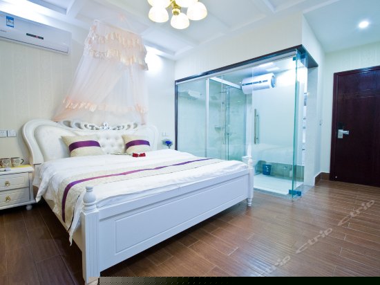 欧式简约大床房