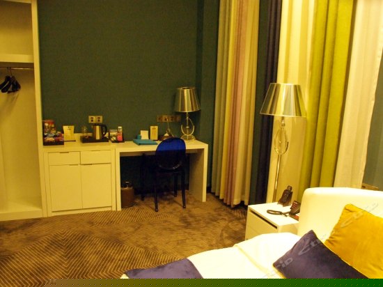 浪漫主题房(无窗)