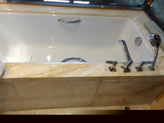 高级豪华江景大床房