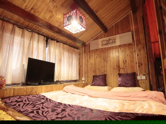 高粱蜜月大床房