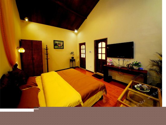 二楼温馨中式大床房