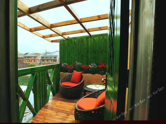 爱丽丝木屋阳台房