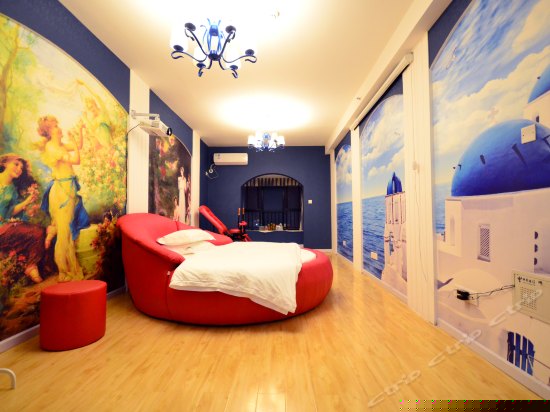 hell0 Kitty音乐房