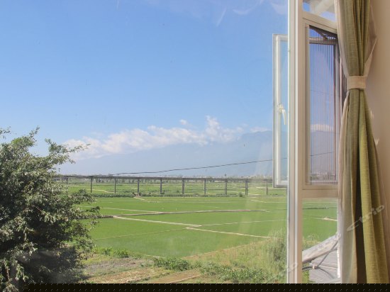 三层豪华海景浴缸大床房304