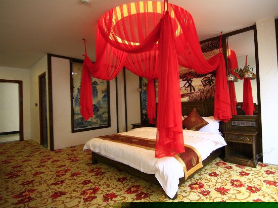 豪华套房（带棋牌室）