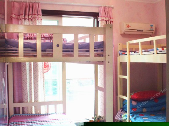 Pink女生四人间(床位)